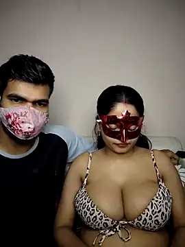 Snapshot of bigtitsqueen chatting on 3, 3, 2026 bigtitsqueen online show from 3, 3, 2026