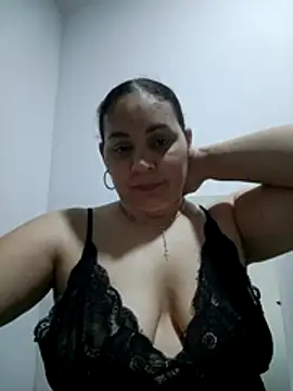 MirandaSoto online show from 25, 10, 2025