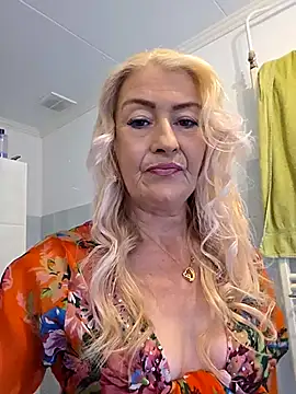 Snapshot of lisalustjouw chatting on 4, 5, 2026 lisalustjouw online show from 4, 5, 2026