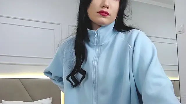 LeilaLow online show from 17, 1, 2025