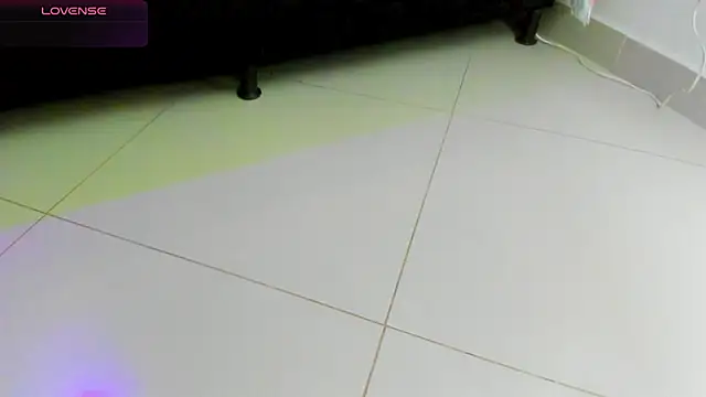 nicole  parker1 online show from 20, 1, 2025