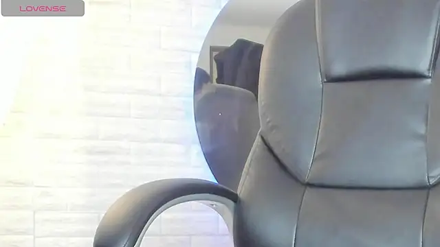 nicole  parker1 online show from 5, 2, 2025