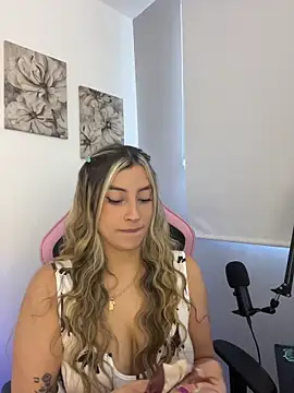 Snapshot of Issabela_G1 chatting on 3, 5, 2026 Issabela G1 online show from 3, 5, 2026