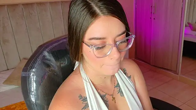 Snapshot of Charlotte_Olsen_ chatting on 10, 6, 2026 Charlotte Olsen online show from 10, 6, 2026