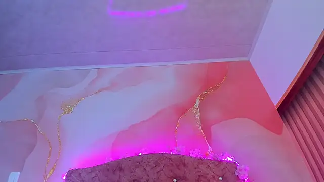 Snapshot of Bella__sweet chatting on 1, 3, 2025 Bella sweet online show from 1, 3, 2025