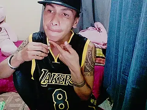 Snapshot of Indaypakay_ts chatting on 21, 12, 2025 Indaypakay ts online show from 21, 12, 2025