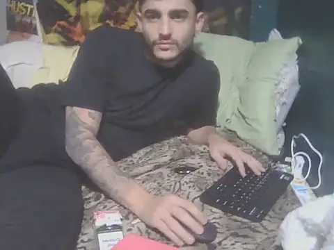 Snapshot of Bezzzzzerr chatting on 11, 5, 2026 Bezzzzzerr online show from 11, 5, 2026