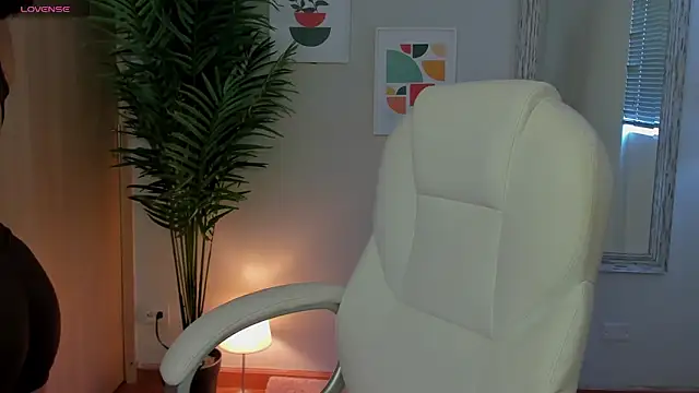 Snapshot of Elena_Ruiz chatting on 18, 12, 2024 Elena Ruiz online show from 18, 12, 2024