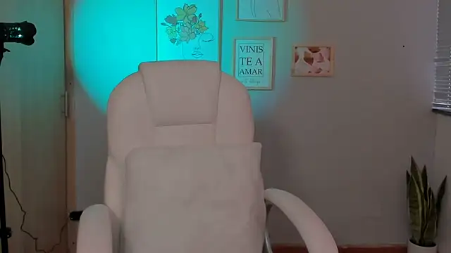 Snapshot of Elena_Ruiz chatting on 5, 1, 2025 Elena Ruiz online show from 5, 1, 2025