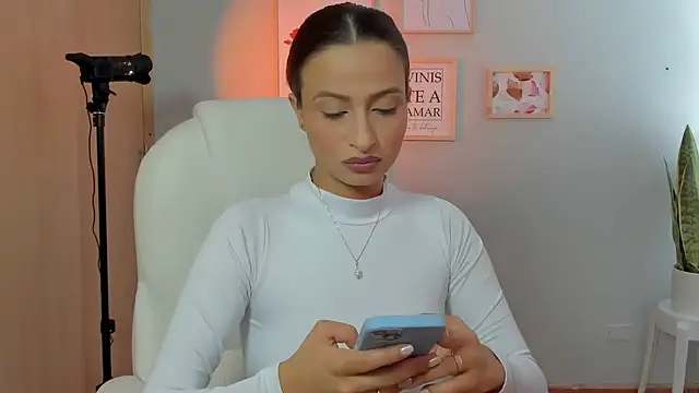 Snapshot of Elena_Ruiz chatting on 28, 1, 2025 Elena Ruiz online show from 28, 1, 2025