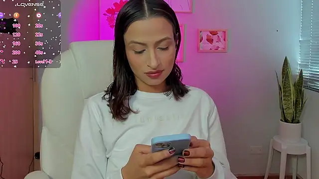 Snapshot of Elena_Ruiz chatting on 18, 2, 2025 Elena Ruiz online show from 18, 2, 2025