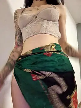 Snapshot of roxi_katty chatting on 5, 10, 2025 roxi katty online show from 5, 10, 2025