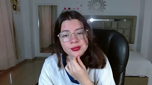 zoecruzz online show from 7, 10, 2025