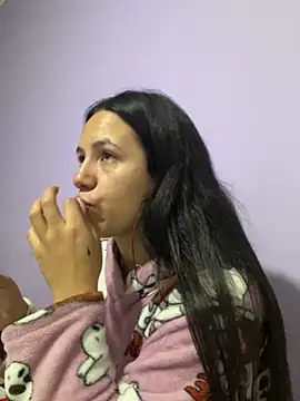 Hannahb-e2 online show from 7, 12, 2024