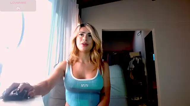 Snapshot of greyslopez chatting on 15, 1, 2025 greyslopez online show from 15, 1, 2025