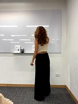 Katee Jones online show from 3, 12, 2025