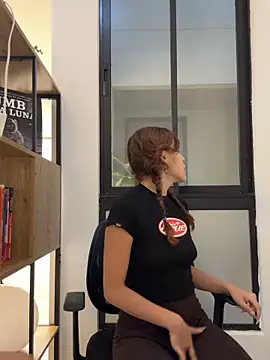 Katee Jones online show from 16, 2, 2026