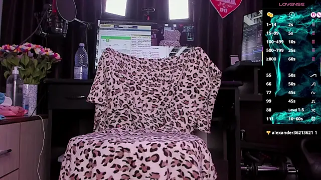 Snapshot of Raissa_sky26 chatting on 27, 10, 2025 Raissa sky26 online show from 27, 10, 2025