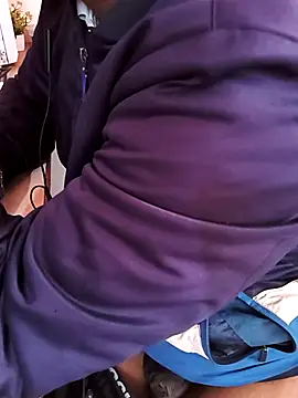 Snapshot of manoj_master chatting on 17, 12, 2025 manoj master online show from 17, 12, 2025