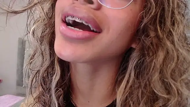 BritneyCollins online show from 19, 3, 2025