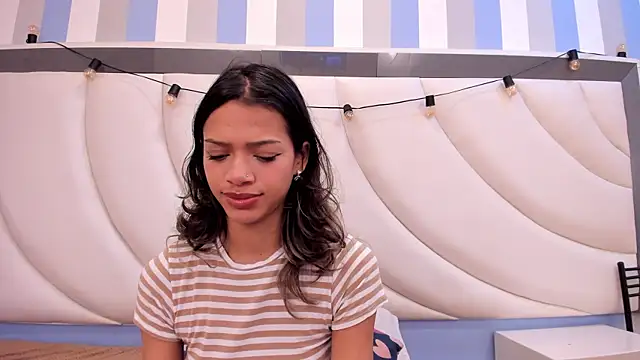 BritneyCollins online show from 7, 4, 2026