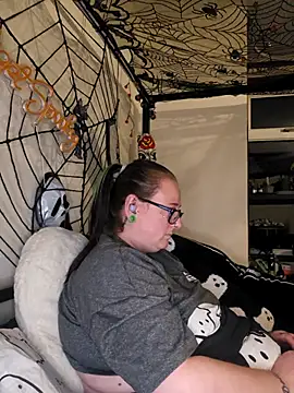 Bunny Cummings online show from 17, 10, 2025