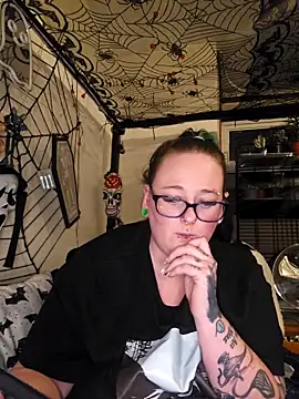 Bunny Cummings online show from 9, 11, 2025