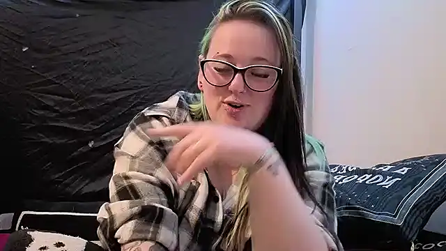 Snapshot of Bunny_Cummings chatting on 21, 4, 2026 Bunny Cummings online show from 21, 4, 2026