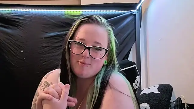 Snapshot of Bunny_Cummings chatting on 21, 4, 2026 Bunny Cummings online show from 21, 4, 2026