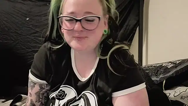 Snapshot of Bunny_Cummings chatting on 25, 4, 2026 Bunny Cummings online show from 25, 4, 2026