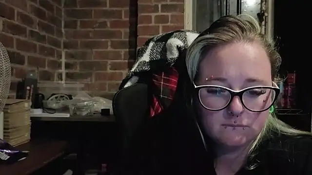 Snapshot of Bunny_Cummings chatting on 22, 5, 2026 Bunny Cummings online show from 22, 5, 2026