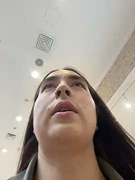 Holly Play online show from 3, 4, 2026