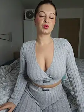 Snapshot of Chaudesquirt chatting on 9, 1, 2026 Chaudesquirt online show from 9, 1, 2026