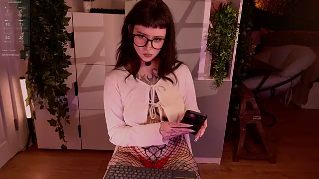 MichaellaMoon online show from 9, 4, 2026