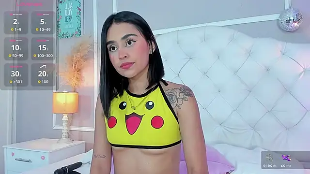 Snapshot of serena_jeyms chatting on 3, 10, 2025 serena jeyms online show from 3, 10, 2025