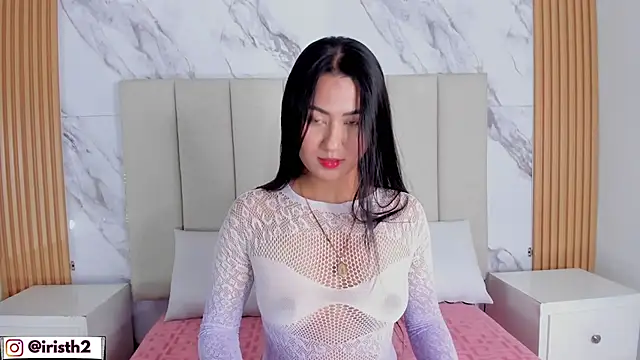 Snapshot of Iris_Thompson_ chatting on 6, 1, 2026 Iris Thompson online show from 6, 1, 2026