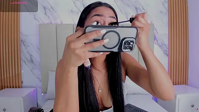 Snapshot of Iris_Thompson_ chatting on 3, 2, 2026 Iris Thompson online show from 3, 2, 2026