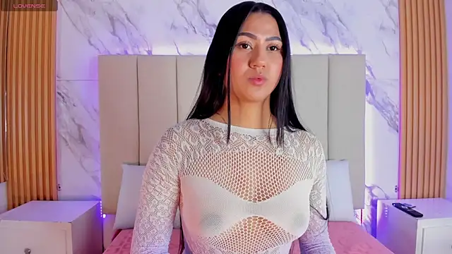 Snapshot of Iris_Thompson_ chatting on 4, 3, 2026 Iris Thompson online show from 4, 3, 2026