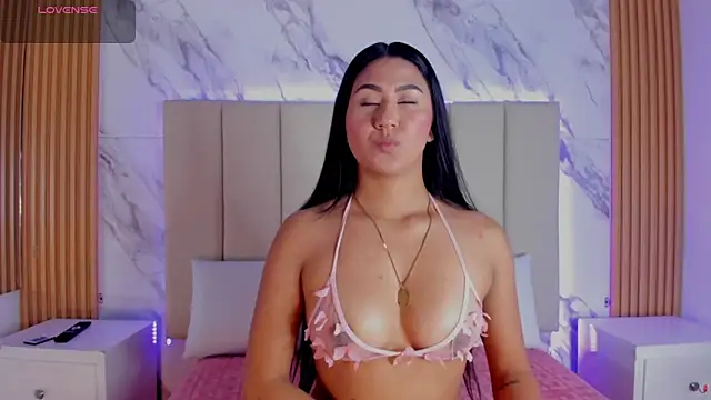 Snapshot of Iris_Thompson_ chatting on 7, 3, 2026 Iris Thompson online show from 7, 3, 2026