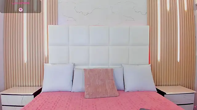 Snapshot of Iris_Thompson_ chatting on 10, 3, 2026 Iris Thompson online show from 10, 3, 2026