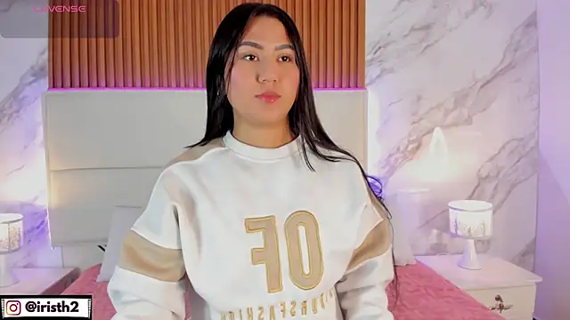 Snapshot of Iris_Thompson_ chatting on 17, 4, 2026 Iris Thompson online show from 17, 4, 2026