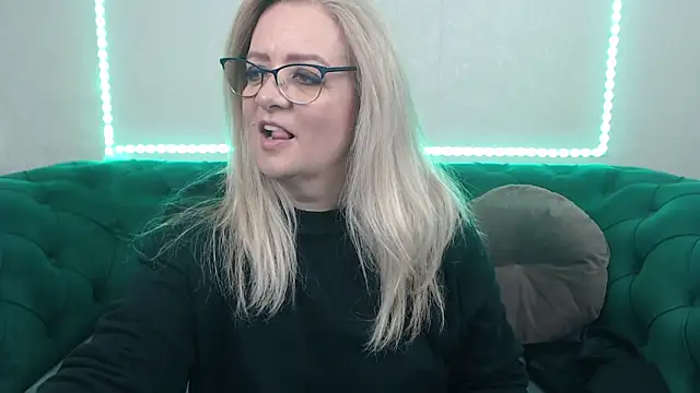 IvanaCharm online show from 15, 4, 2026