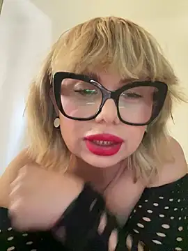 Snapshot of luna_14 chatting on 2, 6, 2026 luna 14 online show from 2, 6, 2026