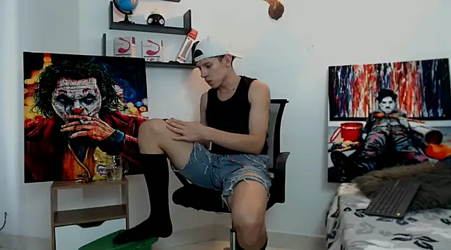 flowers18 online show from 28, 1, 2025