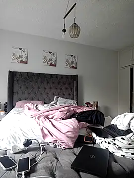 Drippincaty online show from 11, 11, 2025