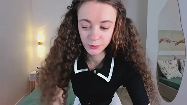 Snapshot of Curly_Moon chatting on 20, 6, 2026 Curly Moon online show from 20, 6, 2026