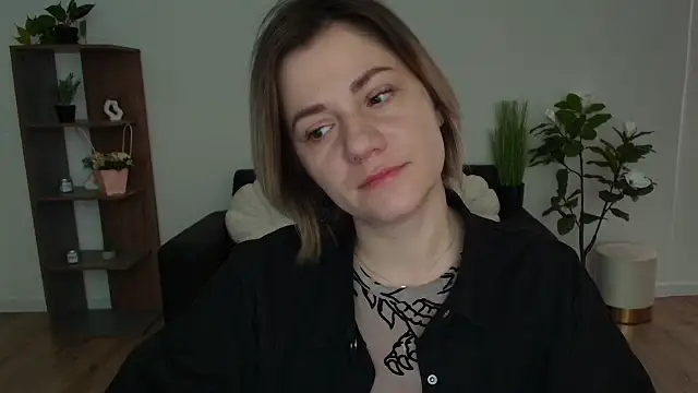 Snapshot of MariaSttone chatting on 17, 12, 2024 MariaSttone online show from 17, 12, 2024