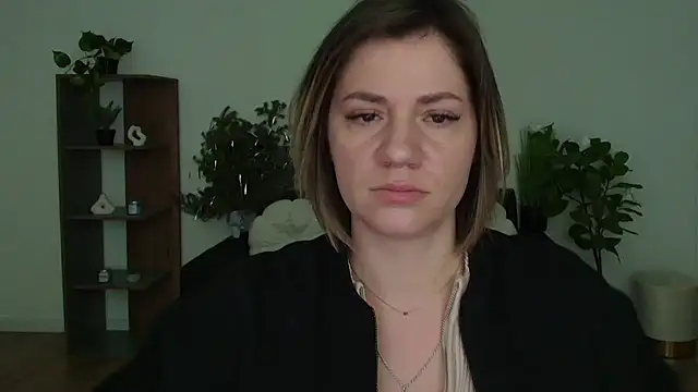 Snapshot of MariaSttone chatting on 11, 2, 2025 MariaSttone online show from 11, 2, 2025