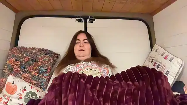 Snapshot of curvy-milf-abbie chatting on 30, 11, 2025 curvy-milf-abbie online show from 30, 11, 2025