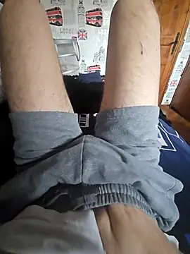 Snapshot of Azerty0911 chatting on 2, 12, 2025 Azerty0911 online show from 2, 12, 2025